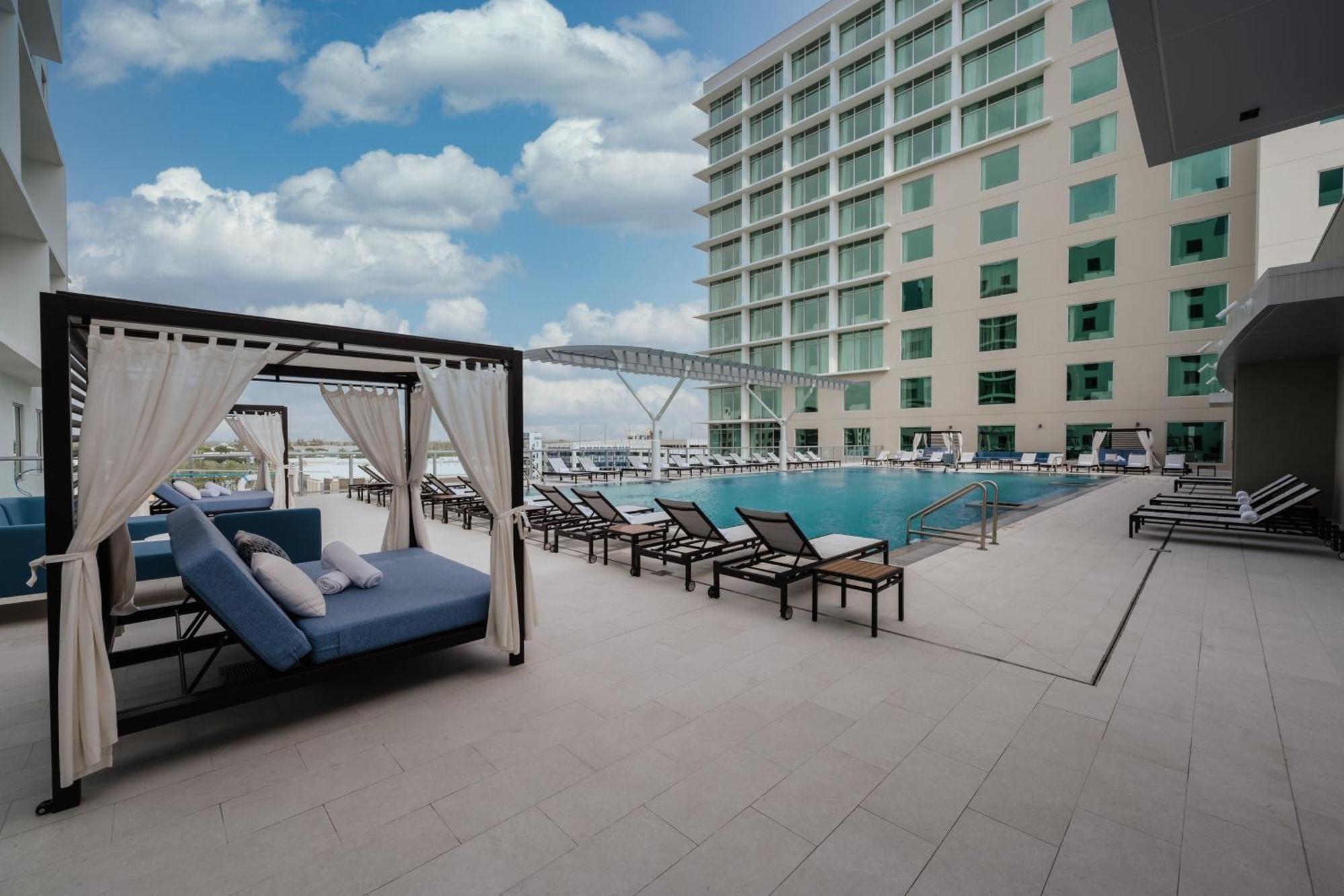 แมริออท ฟอร์ต ลอเดอร์เดล แอร์พอร์ต Hotel ดาเนียบีช ภายนอก รูปภาพ