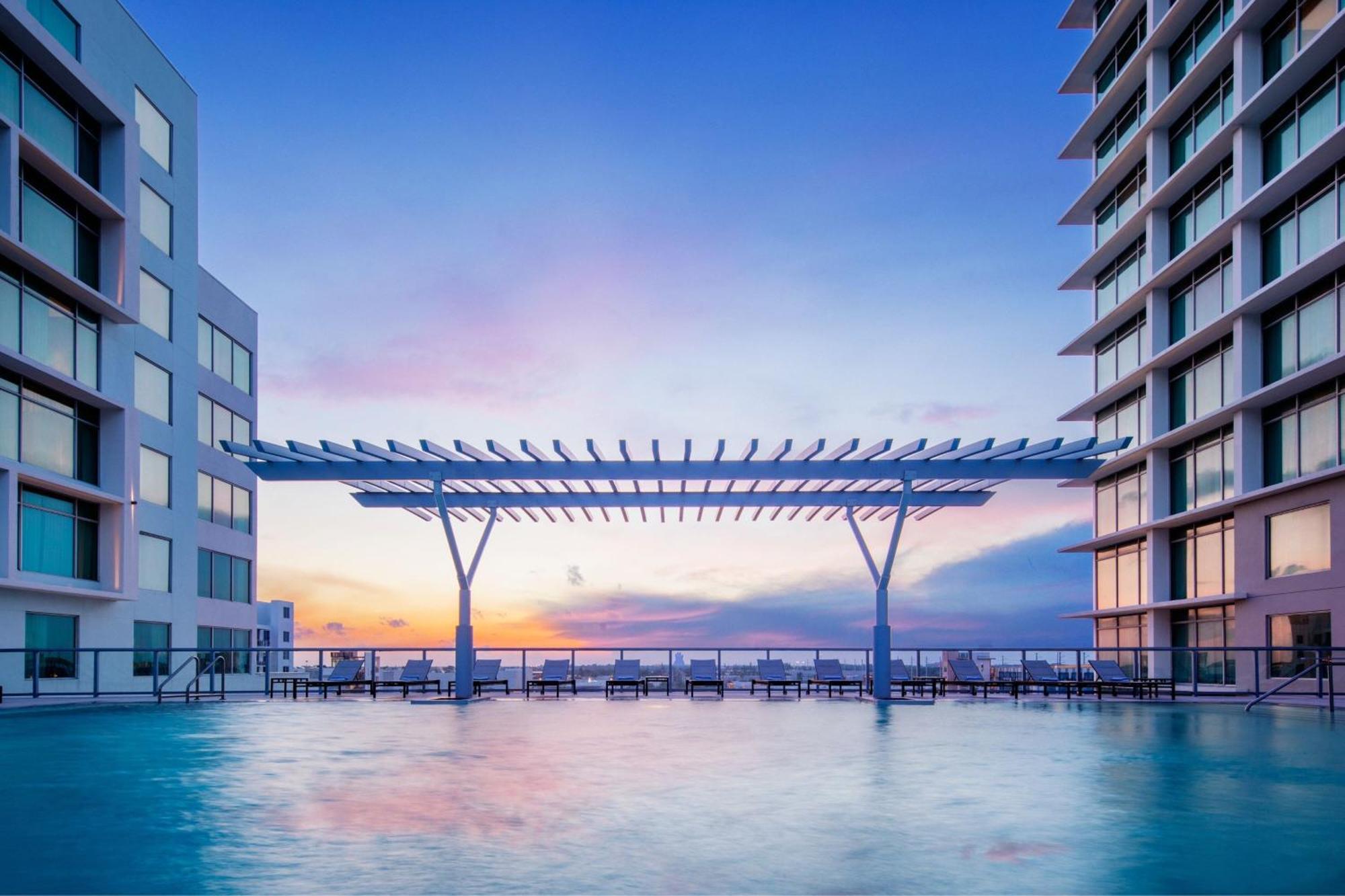 แมริออท ฟอร์ต ลอเดอร์เดล แอร์พอร์ต Hotel ดาเนียบีช ภายนอก รูปภาพ