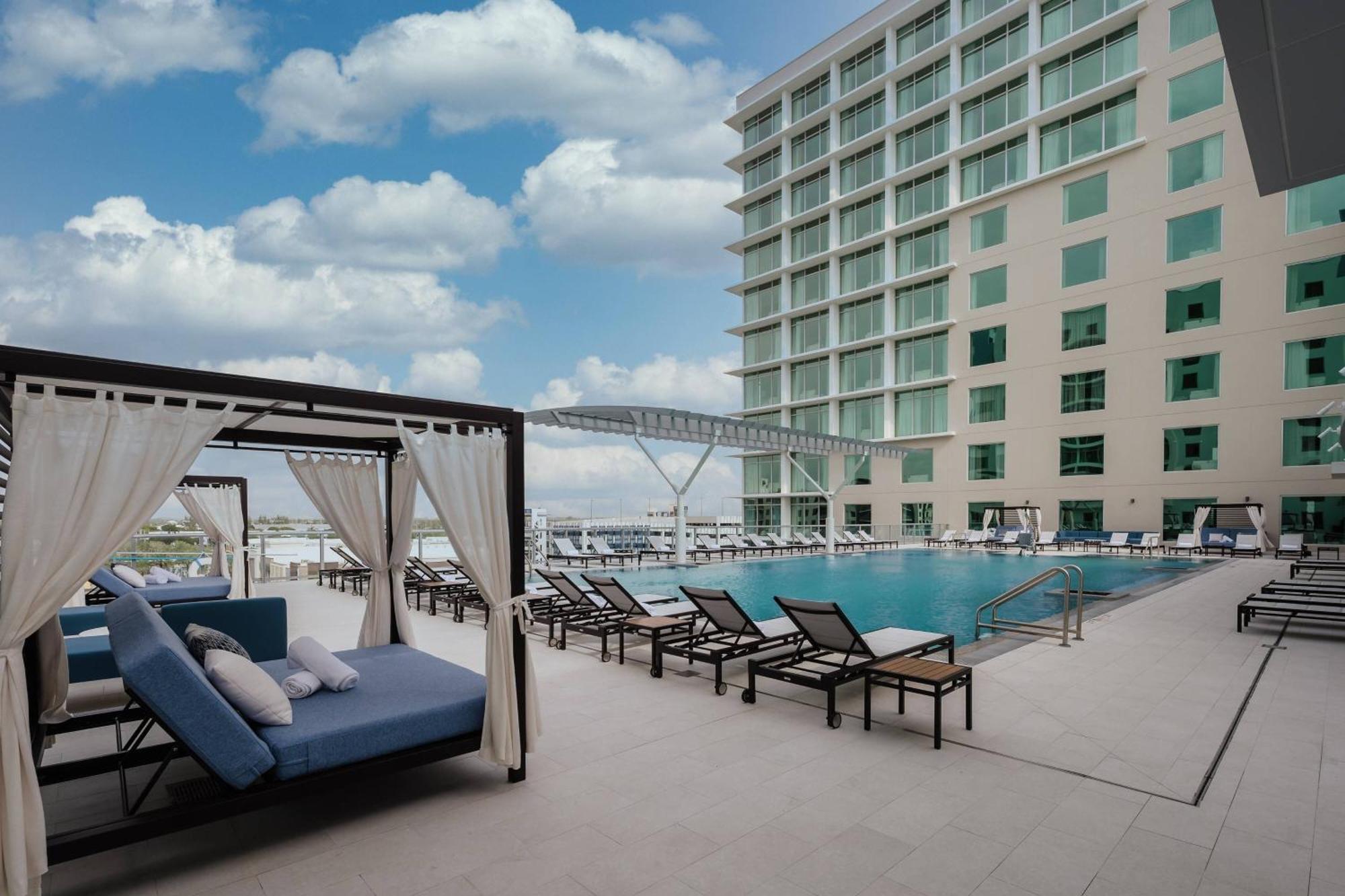 แมริออท ฟอร์ต ลอเดอร์เดล แอร์พอร์ต Hotel ดาเนียบีช ภายนอก รูปภาพ